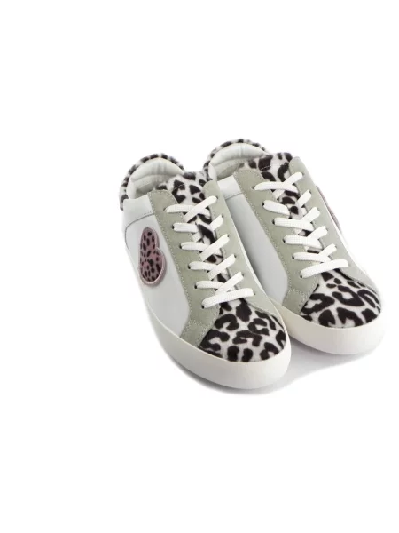 Sneakersy Love Moschino białe