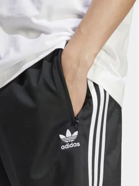 Kratek kratke hlače Adidas Originals črna