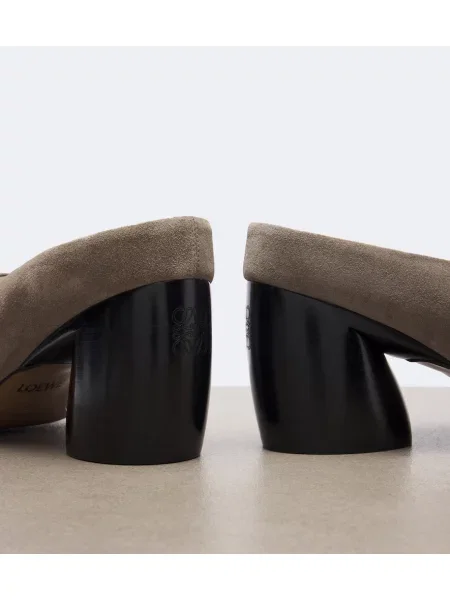 Papuci tip mules Loewe din piele de căprioară gri