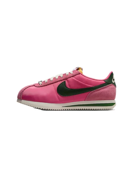 Pantofi Nike roz
