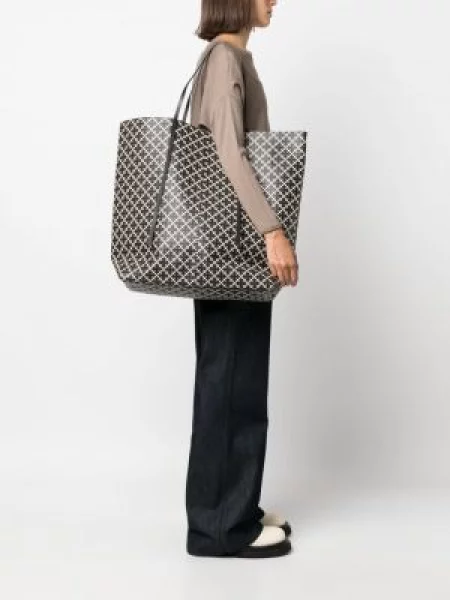 Rankinė By Malene Birger juoda