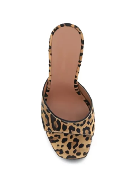 Sandale Amina Muaddi cu platformă cu imagine cu model leopard maro