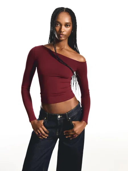 Bershka Koszulka Z Długim Rękawem I Asymetrycznym Dekoltem Kobieta Xs bordowy