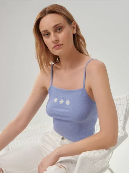 Кроп топ із вишивкою блакитний