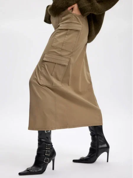 Gestuz Fustă midi verde