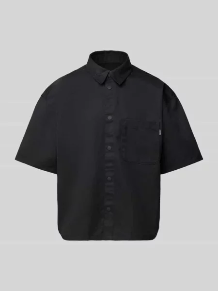 Koszula casualowa o kroju relaxed fit z brustaszą Review czarna