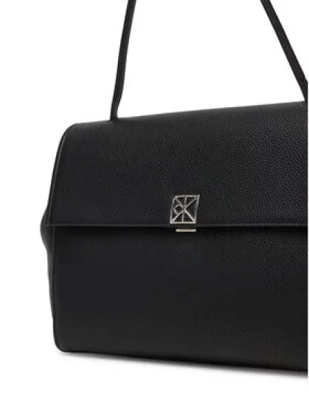 Calvin Klein Torbica Emblem Hw Pebble Satchel crna