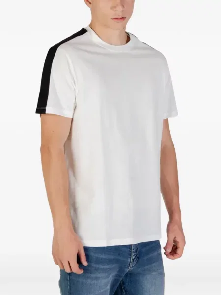 Tricou Armani Exchange cu autograf alb