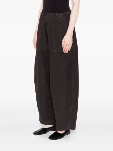 Pantaloni True Avenue plisate maro