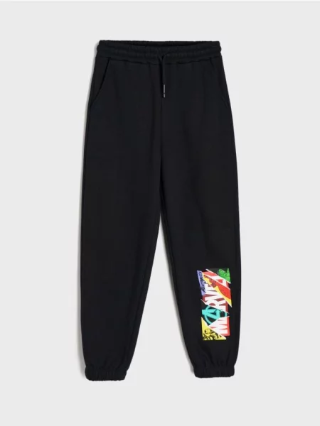 Sinsay Tepláky loose jogger Marvel černá