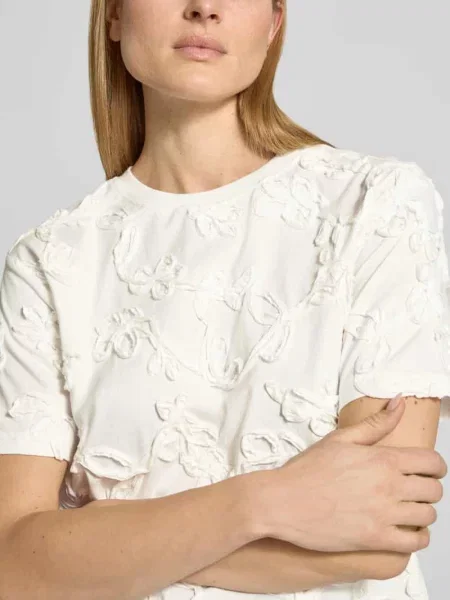 Bluzka z kwiatową ozdobną aplikacją Jake*s Studio Woman biała