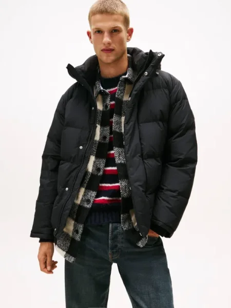 Tommy Jeans pehelydzseki téli fekete