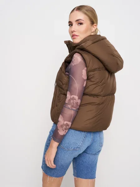 Жилет коричневий