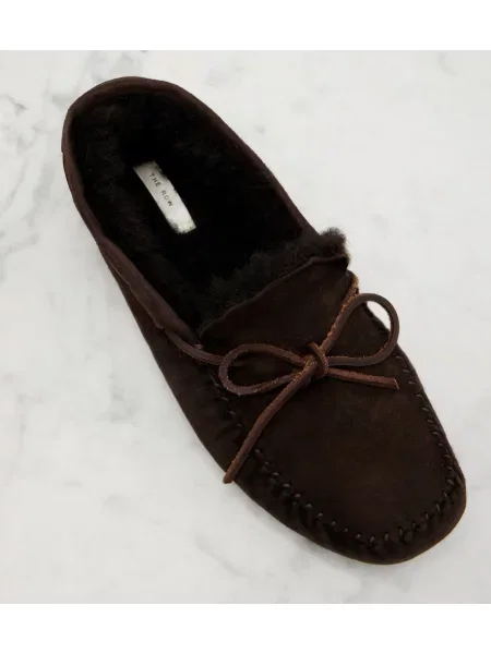 Pantofi loafer The Row din piele de căprioară maro