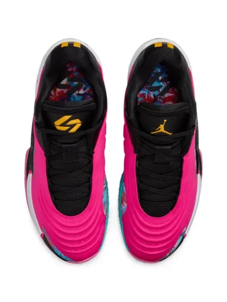 Sneakerși Jordan roz