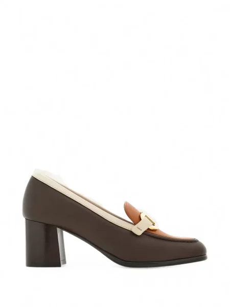 Pantofi cu toc Ferragamo din piele cu cataramă maro