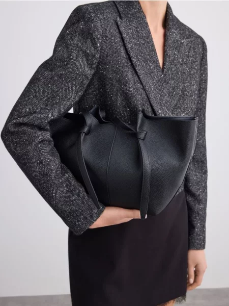 Mohito Shopper stiliaus rankinė juoda