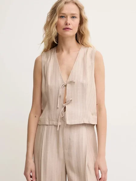 Mos Mosh vestă un singur rand de bej