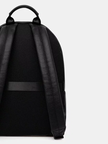 Кожаный рюкзак Armani Exchange