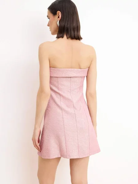 Trendyol Kokteilové šaty rosé