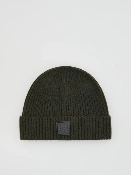 Шапка Reserved зеленая