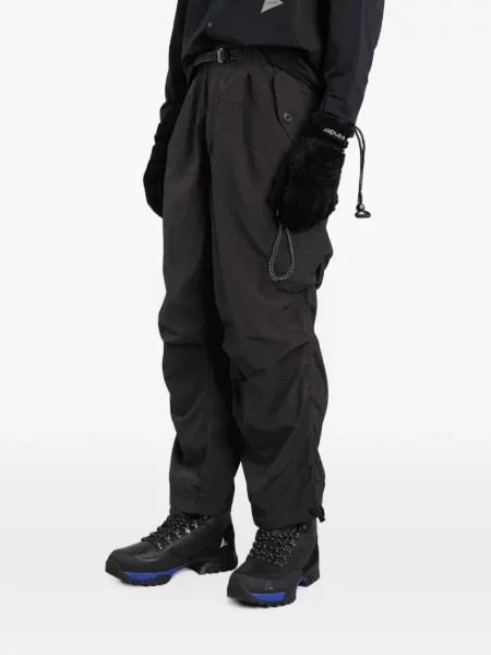Pantaloni cargo And Wander cu broderie negru