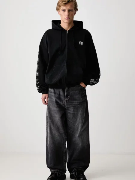 Свитер Vetements с капюшоном
