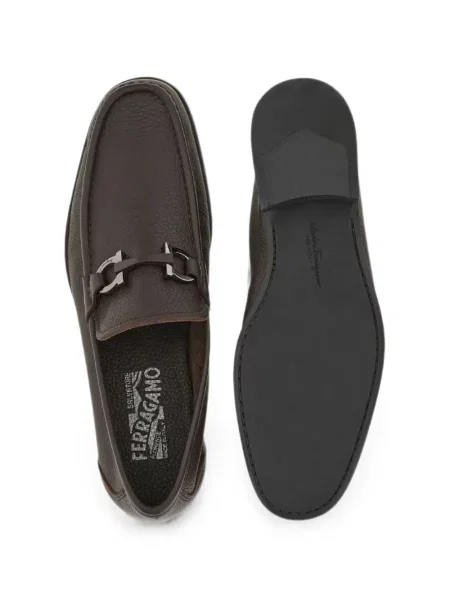 Pantofi loafer Ferragamo cu cataramă maro