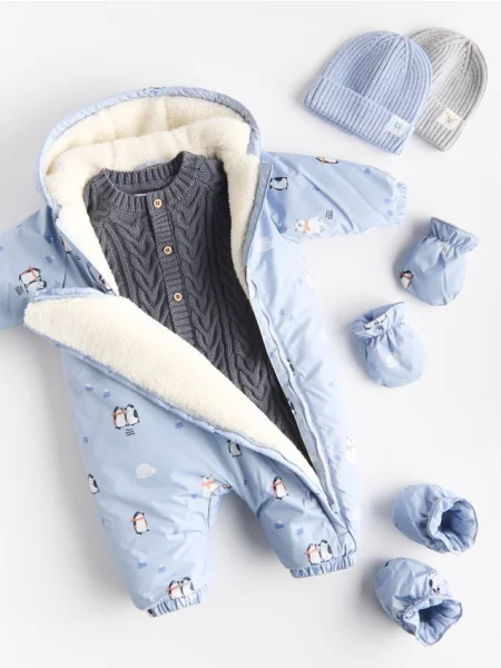 Reserved Pijama-salopetă cu glugă albastru-deschis albastru