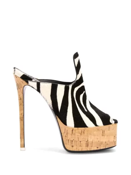 Papuci tip mules The Attico alb