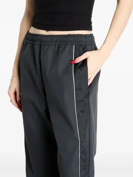 Top sport Nike din fleece plisat fără mâneci alb