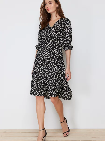Rochie Trendyol cu model floral negru