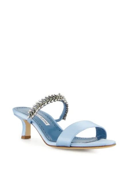 Сатенени сандали Manolo Blahnik с кристали синьо