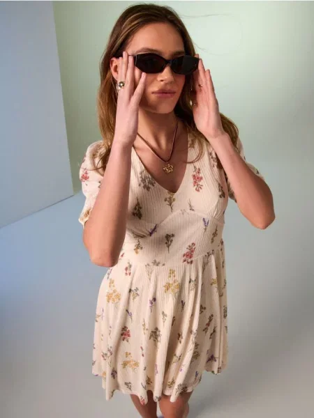 Розкльошена міні сукня з квітковим принтом різнобарвний