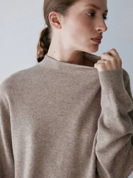 Sweter z kaszmiru z półgolfem Kobieta S MANGO beżowy