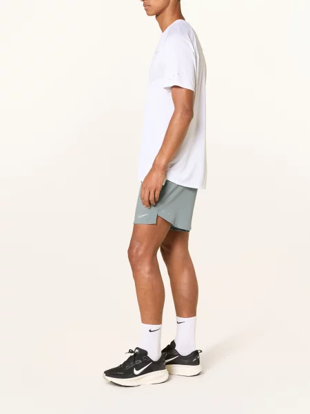 Nike Bežecké Šortky 2 V 1 Stride šedá