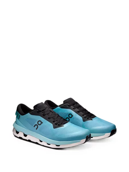 Sneakerși On albastru