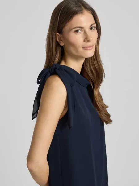 Sukienka o kroju relaxed fit ze stójką Vera Mont granatowa