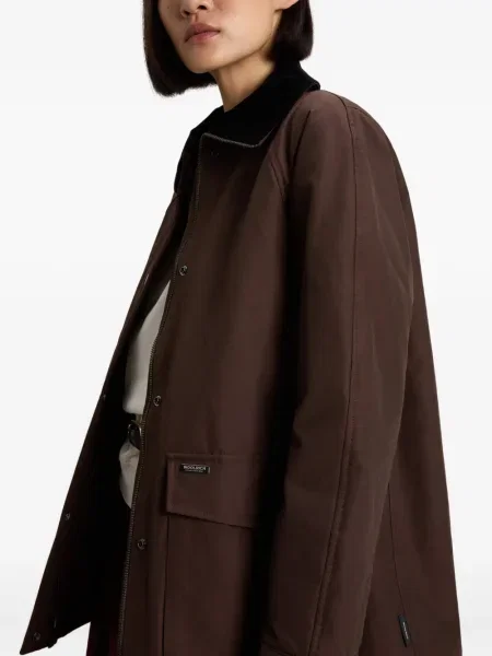 Geacă Woolrich de catifea maro