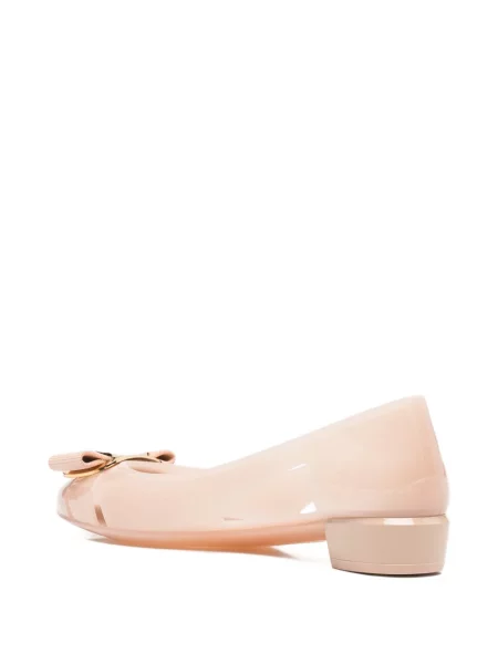 Pantofi cu toc Ferragamo cu funde roz