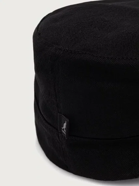 Kangol czapka z daszkiem z bawełną czarna