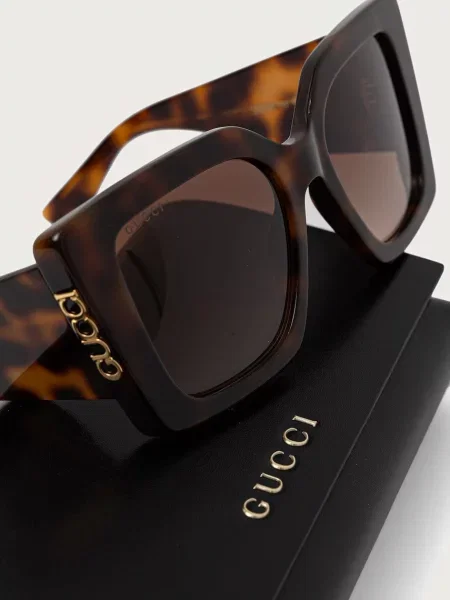 Солнцезащитные очки Gucci