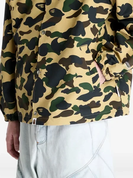 Geacă A Bathing Ape® cu imagine cu model camuflaj galben