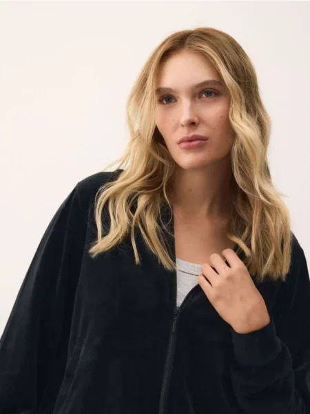 Reserved Велюрове худі чорний