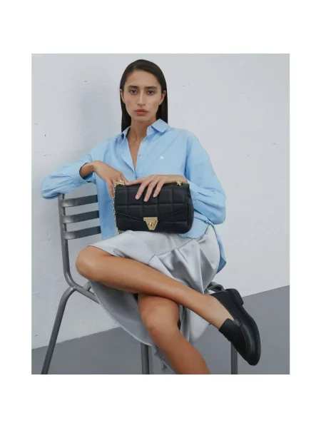 Сумка на ланцюжку шкіряна Estro чорна