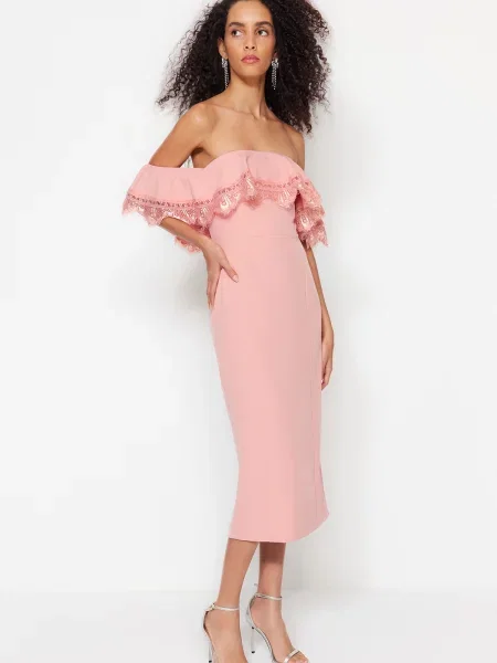 Елегантна вечерна рокля Trendyol розово