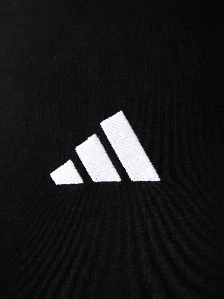Adidas футболка з Essentials