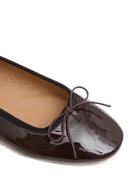 Dans balerini Mansur Gavriel din piele de lac maro