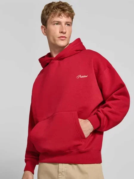Bluza z kapturem o kroju relaxed fit z mieszanki bawełny z wyhaftowanym logo Prohibited czerwona