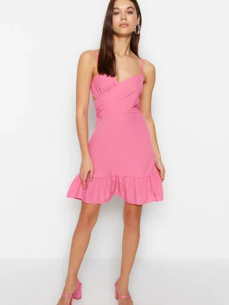 Mała mały sukienka mini Trendyol dwurzędowa różowa